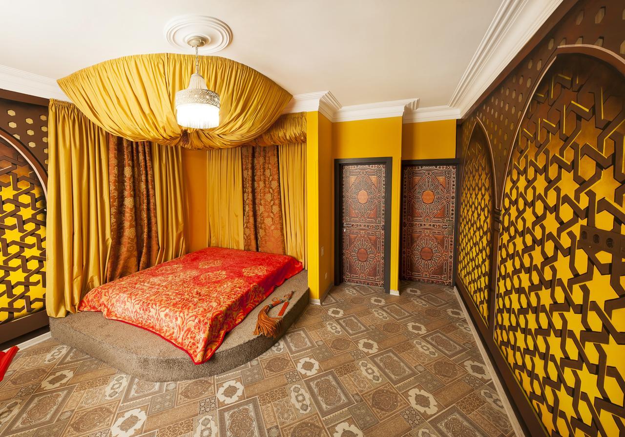 קייב Dating Hotel Cherry Twins (Adults Only) מראה חיצוני תמונה